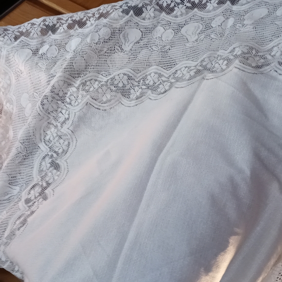 Table Cloth - Picture 2 of 2